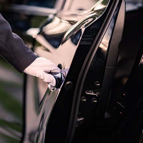 УСЛУГА ТРАНСФЕРА НА ЛИМУЗИНЕ И В АЭРОПОРТ