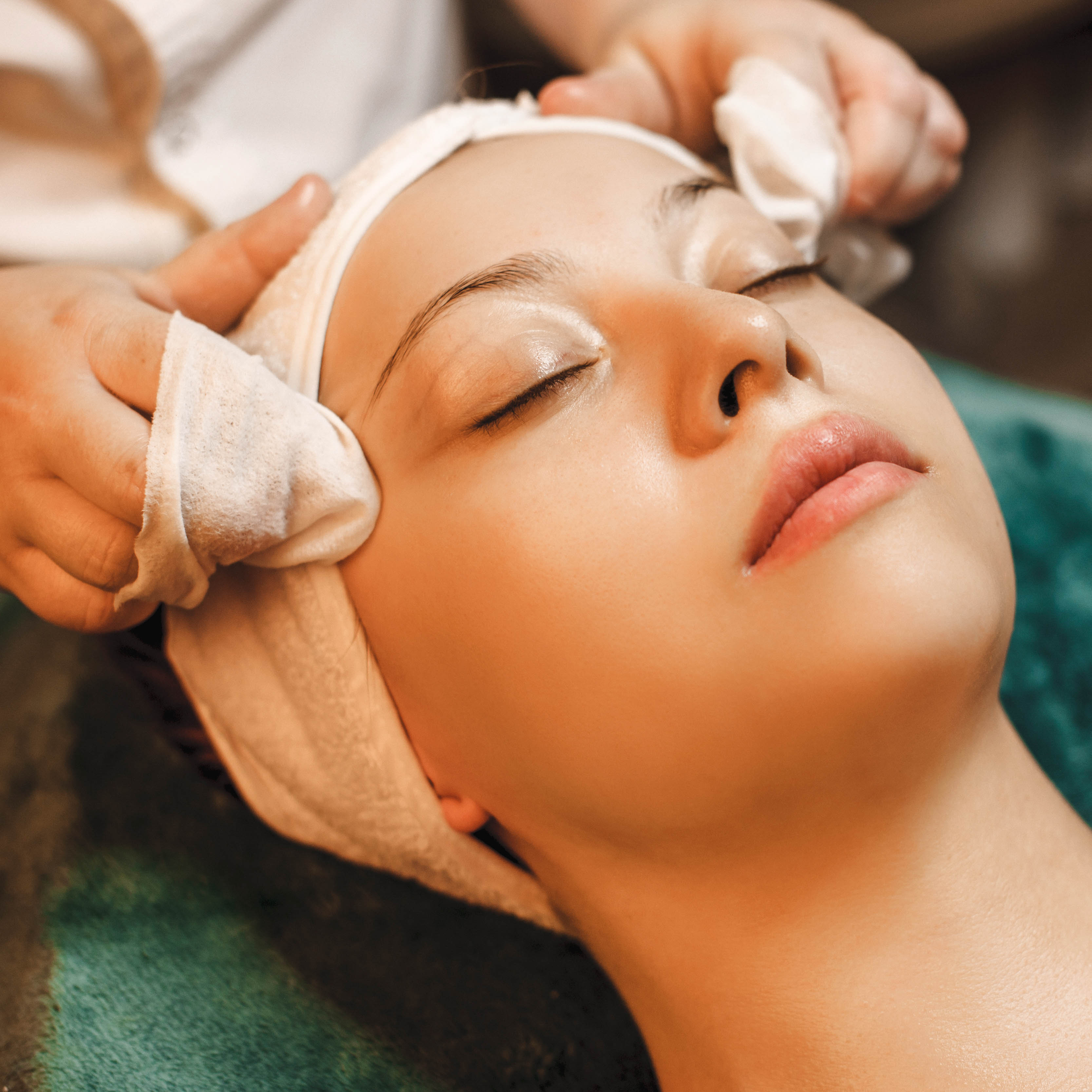 اهتم ببشرتك وقلبك مع جهاز الساونا للوجه الخاص بنا